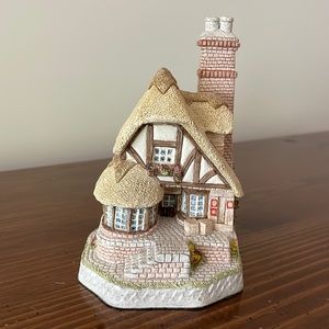 David Winter cottage: Audrey’s Tea Room